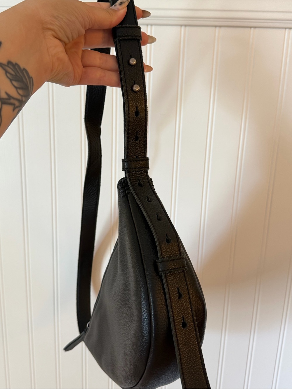 The Sak Tess Sling Leather Bag - Picture 4 of 6